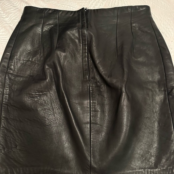 VINTAGE DANIER BLACK LEATHER SKIRT - Picture 1 of 3
